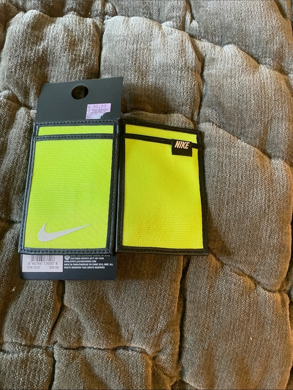 Nike Tech Essential Magic Wallet yellow black NWT